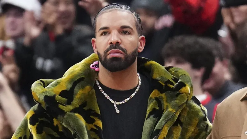 Drake - Gimme A Hug Lyrics