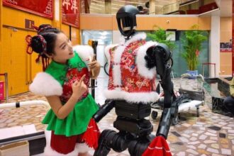 AI Nightmare? Humanoid Robot ‘Malfunctions’ and Attacks Crowd at Chinese Festival
