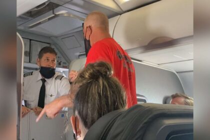 Passenger Arrested for M@sturbating on Flight