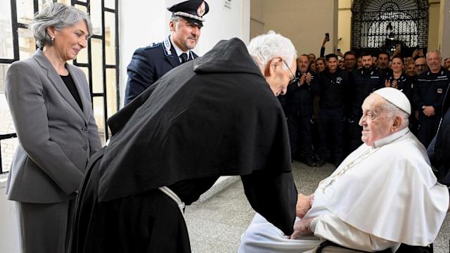 Pope Francis Visits Rome Prison After Long Hospital Stay 2 Pope Francis Visits Rome Prison After Long Hospital Stay