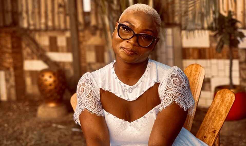 Queen Eyram officially takes off with swooning new single “Blewu” (Acoustic Live)