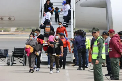 Venezuelan Detainee Recounts Emotional Ordeal as Deportation Flight Is Abruptly Halted