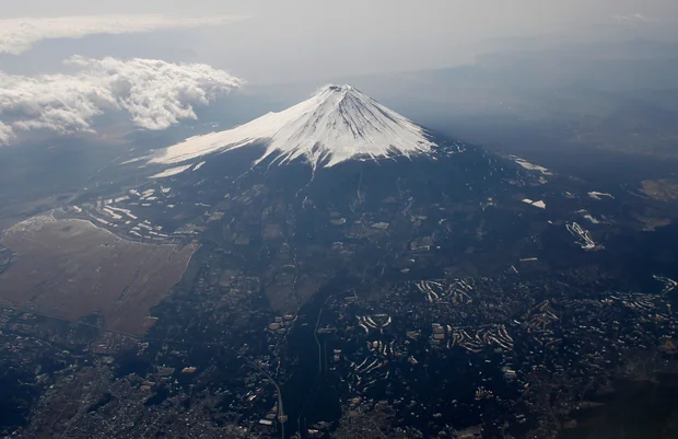 Man Airlifted from Mount Fuji Returns Four Days Later to Retrieve His Phone, Gets Rescued Again
