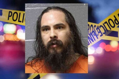 Oklahoma Man forces 911 dispatcher to choose where he should stab his father