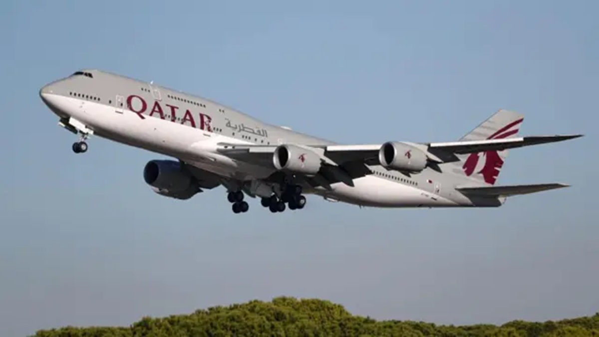 Trump defends $400M luxury jet 'gift' from Qatar's royal family