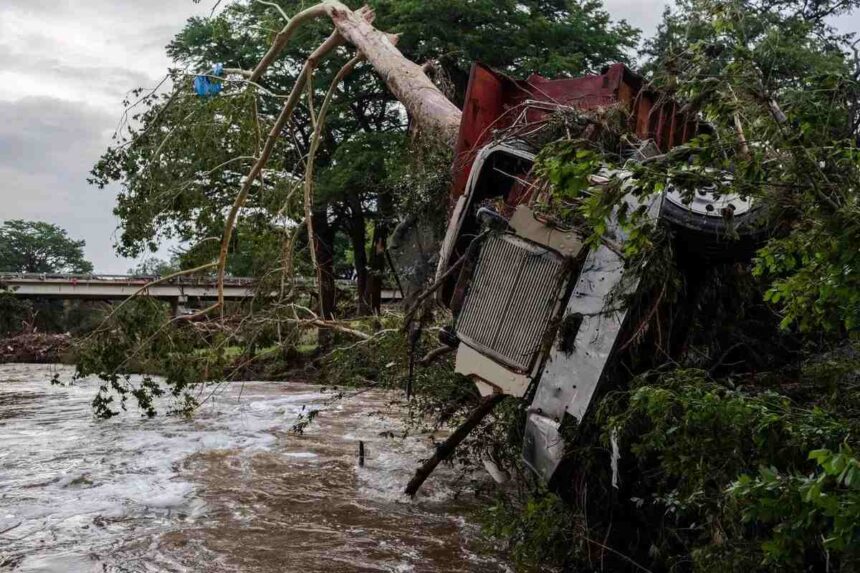 Texas Floods: Two Missing Girls Found Alive "clinging to a 30-Foot Tree" 1 Texas Flood Tragedy: Two Missing Girls Rescued, 59 Dead