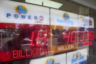 Two people in Missouri and Texas Players to Share $1.8 Billion Powerball Jackpot win