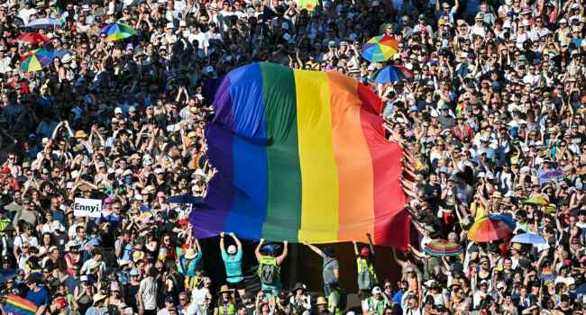 Hungary Police Ban Pride Parade Amid Intensified LGBTQ Crackdown on TownFlex