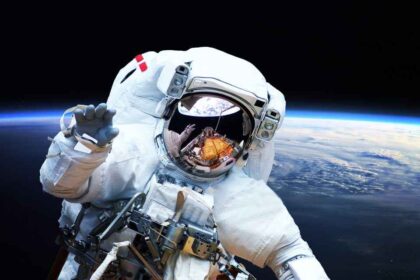 80-Year-Old in Japan Believed She Was Dating an Astronaut… and Sent Him $5,000 for Oxygen on TownFlex