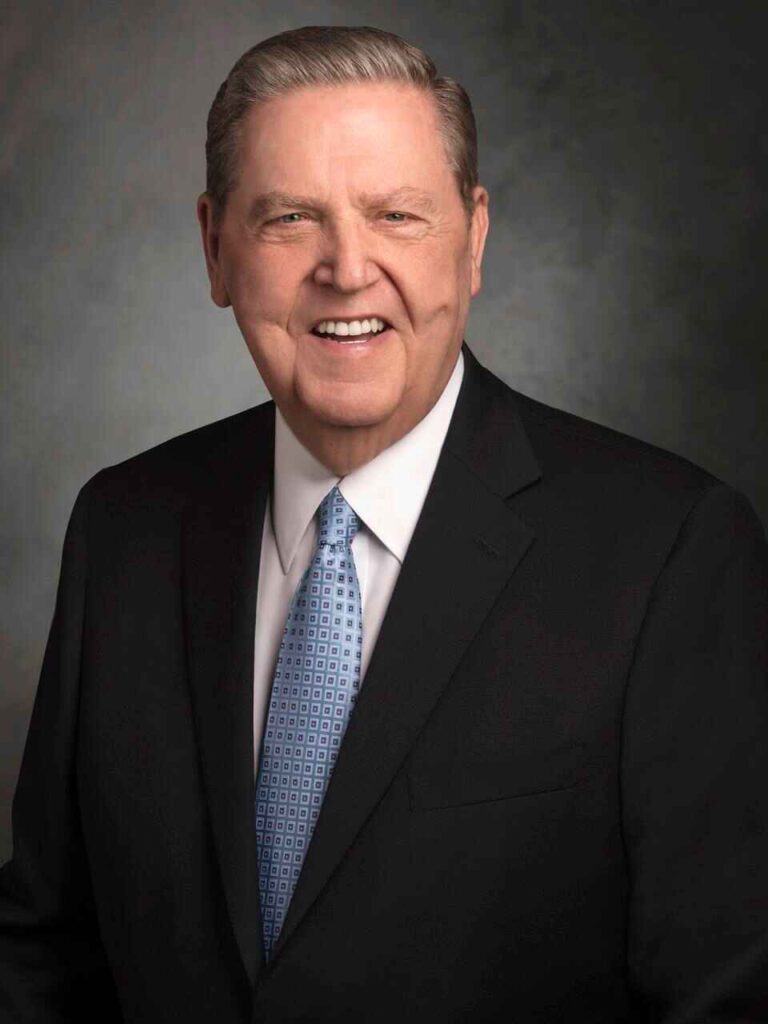 Jeffrey R. Holland, LDS Church Leader Next in Succession, Dies at 85 2 Jeffrey R. Holland dies