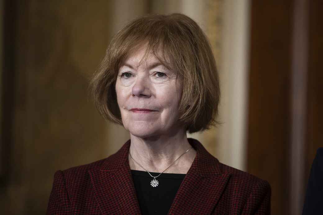 Minnesota Senator Accuses Trump Administration of Cover-Up in ICE Shooting 1 tina smith