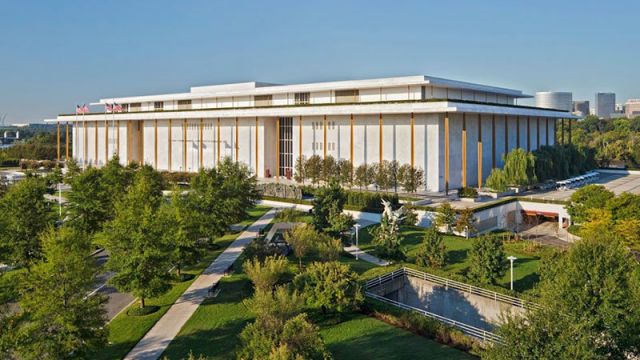 Democrat Lawsuit Challenges Trump Plan to Close Kennedy Center News on Townflex.com
