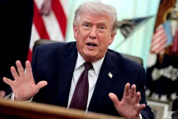 Trump warns Iran to agree to a peace deal amid rising military threats