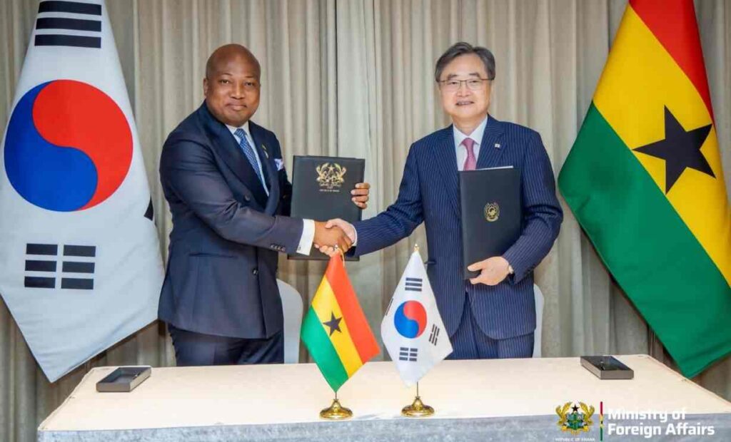 Ghana Foreign Affairs minister, Samuel Okudzeto Ablakwa and South Korean Foreign Minister H.E. Cho Hyun signs free visa waiver for holders of Diplomatic and Service Passports